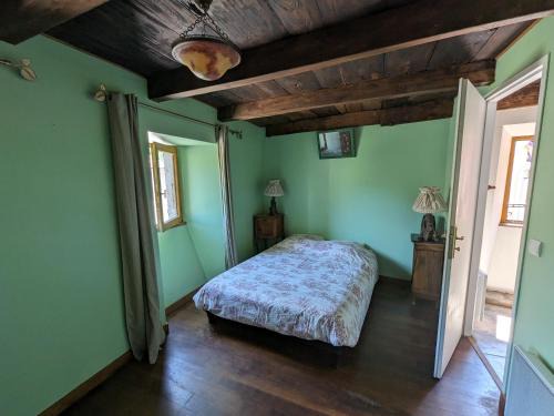 Labastide-sur-Besorgues Bed & Breakfast | Discover Le lys de la vallée: Family-Friendly Retreat
