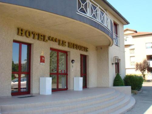 Roussillon-en-Isere Hotel | Family-Friendly Stay at Le Médicis with Great Reviews