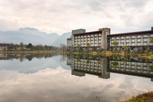 Emeishan Hotel | Exquisite Le Méridien Emei Mountain Resort with Ocean Views