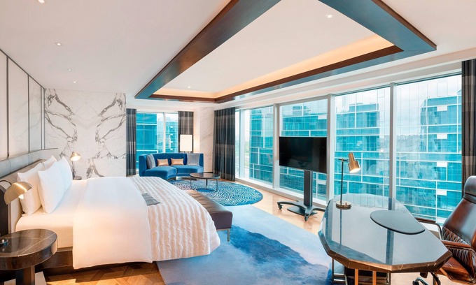 Minhang Hotel | Elegant Le Méridien Shanghai, Minhang: Pool & Spa Retreat