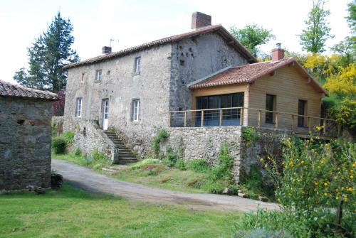 Saint-Pierre-des-Echaubrognes House | Exceptional Family Retreat at Le Moulin Moreau - Rated 9.6