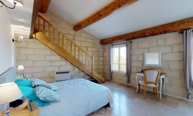Saint Pierre de Mezoargues Apartment | Le Mas de Guiguite