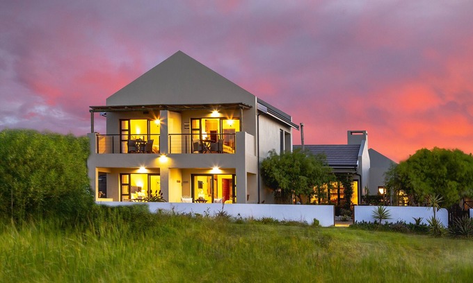 Langebaan House | Brilliant Le Mahi Guest House: 10/10 Stay with Breakfast