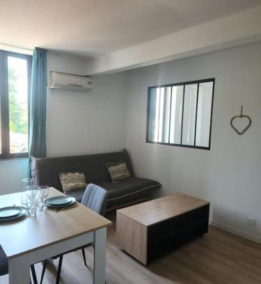 Castres Apartment | Child-Friendly Stays at Le Maillot V for Budget Travelers