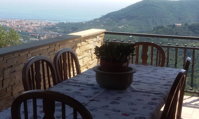 Leivi Villa | Experience Le Maison di Jeannette Amid Olive Trees & Pool