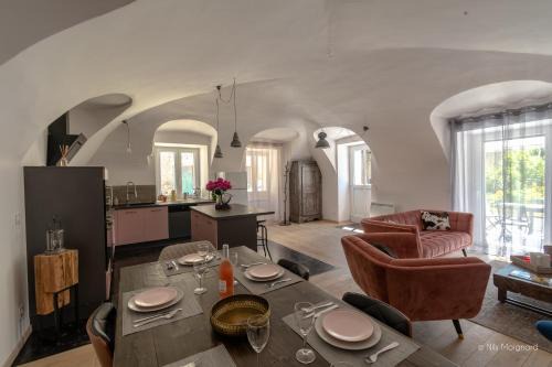 Le Bourg-d'Oisans Apartment | Beryl Apartment at Le Manoir - Oceanfront Family Retreat