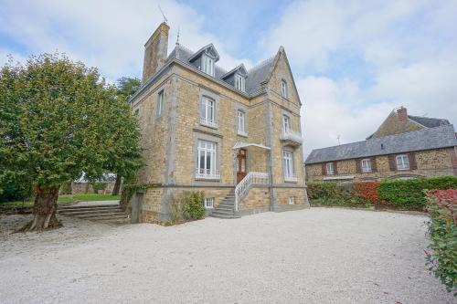 Ducey House | Elegant Le Manoir Ducey: Oceanfront Retreat Near Mont-Saint-Michel