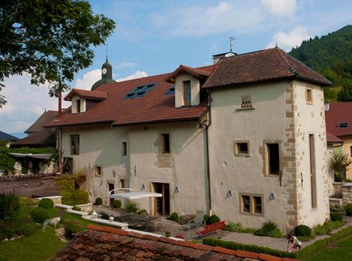 Chaumont Bed & Breakfast | Discover Le Manoir: Pet-Friendly Escape with Pool & Spa