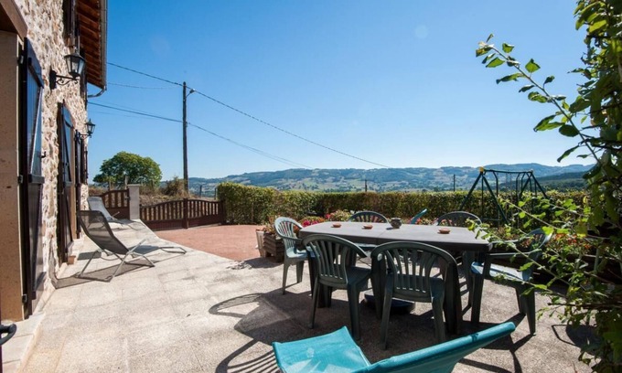 Montagny-sur-Grosne House | Pet-Friendly Getaway at Le Marie Tony - Navour-Sur-Grosne