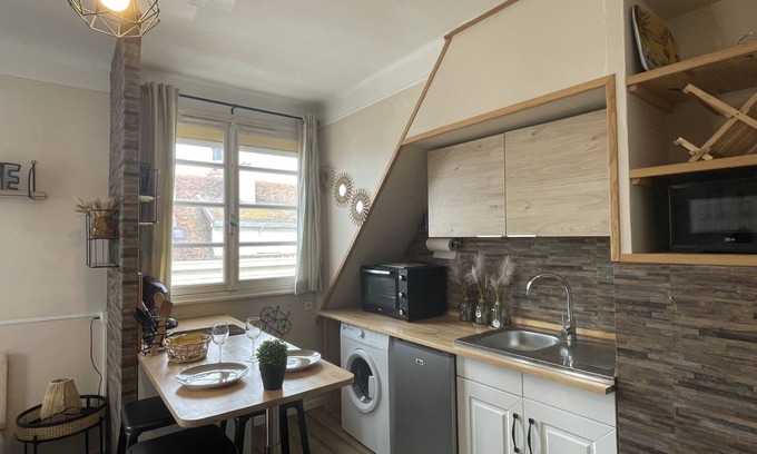 Calais City Center Apartment | Pet-Friendly Le Marin Studio with Ocean View and Breakfast