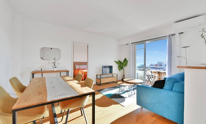 Carnot Apartment | Oceanview T2 in Cannes with Spa and Breakfast Included