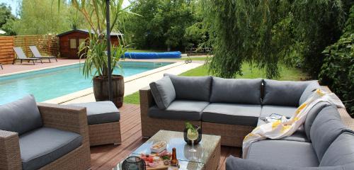 Saint-Victor-de-Malcap Bed & Breakfast | Experience Oceanfront Bliss at Le Mas Charamèlia
