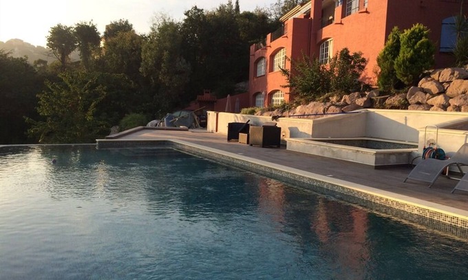 Les Adrets-de-l'Esterel Bed & Breakfast | Discover Le Mas de la Verrerie with Spa & Breakfast Options