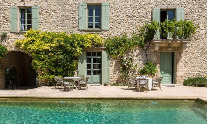 Sainte-Anastasie Bed & Breakfast | Stunning Le Mas de la Chapelle: 4-Star Oceanfront Retreat