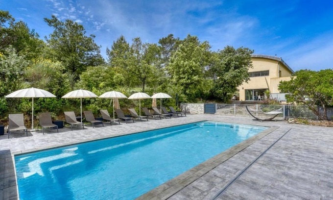 Neoules Villa | Relax at Le Mas de L'esteloun with Pool & Spa Amenities