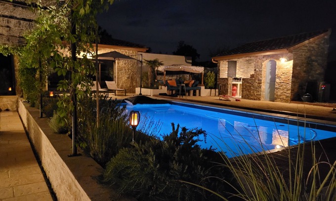 Joyeuse Villa | Discover Le Mas de la Corniche with Private Pool & Breakfast
