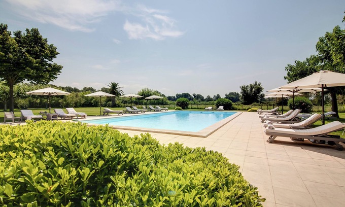 Le Sambuc Hotel | Experience Le Mas De Peint: 5-Star Retreat with Spa & Pool