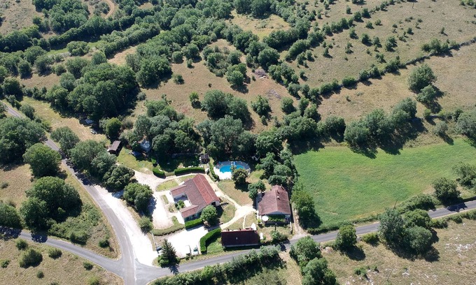 Blars House | Experience Le Mas des 3 ânes: Comforting Group Gite in Blars