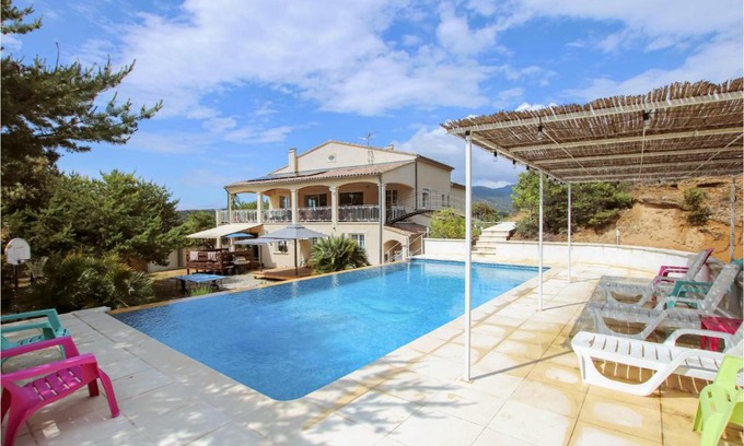 Rousset-les-Vignes House | Relaxing 2 Bedroom Home with Pool in Rousset Les Vignes