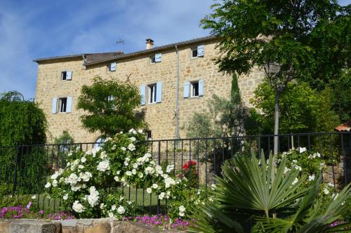 Saint-Paul-le-Jeune Bed & Breakfast | Explore Oceanfront Comfort at Le Mas des Monèdes