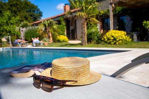 Saint-Paul-en-Pareds Bed & Breakfast | Premier Stay at Le Mas des Roches near Puy du Fou