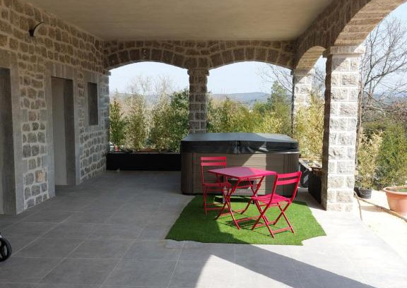 Labeaume Bed & Breakfast | Indulge in Relaxation at Le Mas des Roches with Private Hot Tub
