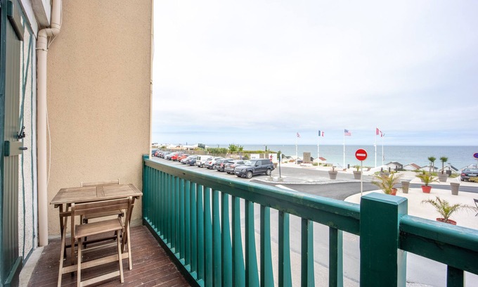 Luc-sur-Mer Apartment | Oceanfront Duplex with Breathtaking Views Near the Beach