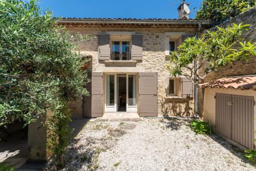 Cabrieres-d'Avignon House | Family-Friendly Retreat at Le Mazet de Cabrières-d'Avignon