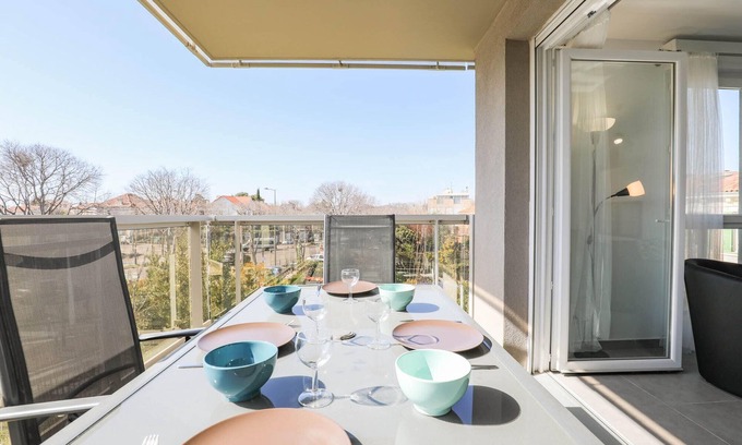 Mazargues Apartment | Enjoy Oceanfront Comfort at Le Michelet with Terrace