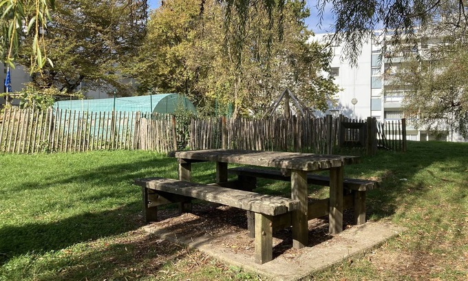 Saint-Francois d'Assise Apartment | Discover Le Micropolis: Pet-Friendly Oasis with Spa & Kitchen