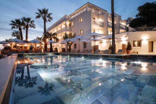 Bormes-Les-Mimosas Hotel | Discover Le Mirage: 4-Star Oceanfront Retreat with Pool