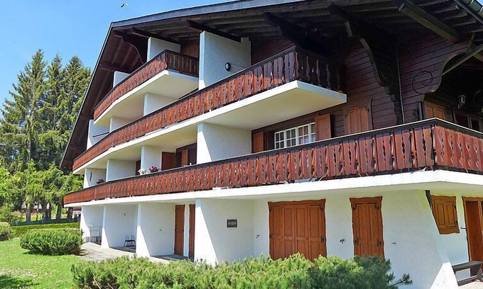 Villars-sur-Ollon Apartment | Relax at Le Mont Blanc 8 with Spa and Lake Views