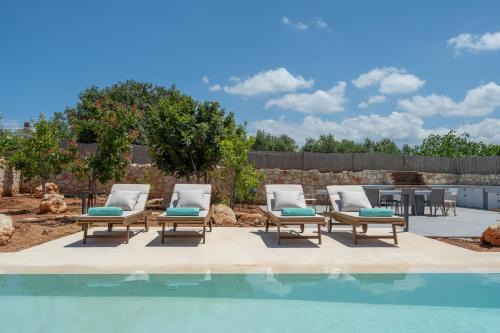 Kounoupidiana Apartment | Elegant Le Mont Blanc: Guest Rated 9.8, Oceanfront Bliss