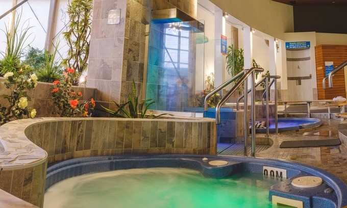 Chicoutimi Hotel | Discover Le Montagnais: A 4-Star Family-Friendly Retreat