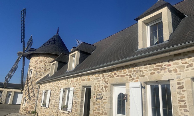 Montebourg House | Relax at LE Moulin Avec Piscine Desmee - Family Friendly Stay