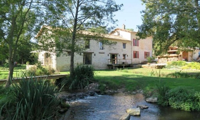 Mazieres-sur-Beronne Bed & Breakfast | Family-Friendly Le Moulin de Charzay Eco-Gîte in Nouvelle Aquitaine