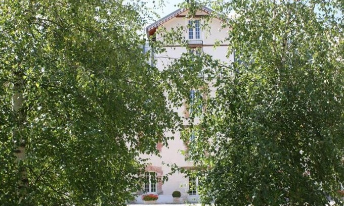 Jutigny Bed & Breakfast | Cozy Le Moulin de Gouaix B&B: Guest Rated 9/10, Breakfast Included