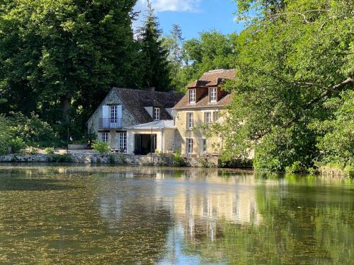 Compiegne House | Discover Le Moulin de L'Ortille - Family-Friendly Retreat