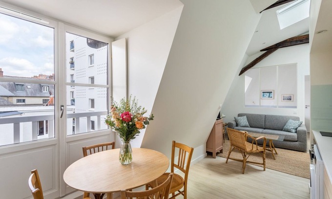Centre Apartment | Explore Le Moulin des Carmélites: Central City Retreat