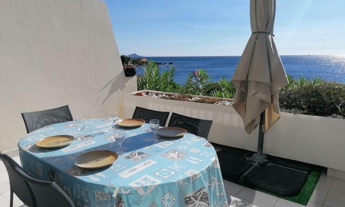 Saint-Aygulf Apartment | Oceanfront Duplex at Le Nautile - Rated 9.7/10 by Guests