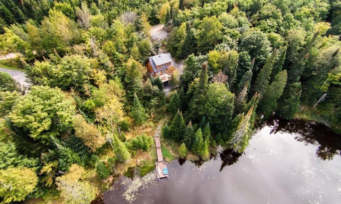 Montcalm Ski Chalet | Le Neuchâtel: Tranquility by the lake and nature activities all around
