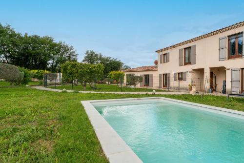 Malemort-du-Comtat House | Relax at Le Nichoir au Pied du Ventoux with Pool Access