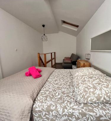 Nuits-Saint-Georges Apartment | Cozy Retreat at le nid de Mymy with Onsite Dining
