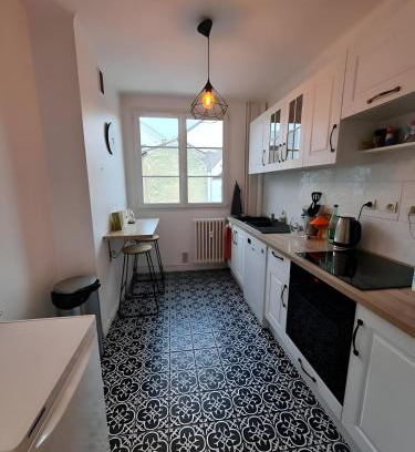 Faubourg-Raines Apartment | Pet-Friendly Escape at Le Nid des Ducs - Historic Dining Hub