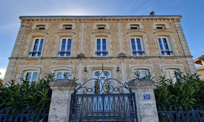 Vanault-le-Chatel House | Discover Le Nid du Chardonnay: Family-Friendly Retreat