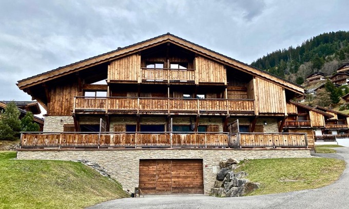 Morgins Ski Chalet | Experience Family-Friendly Comfort at Le Nid du Corbeau