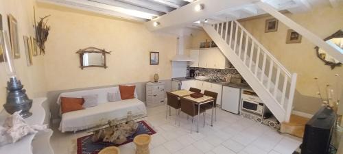 Rabastens Apartment | Discover Family-Friendly Comfort at Le Nid Hotel