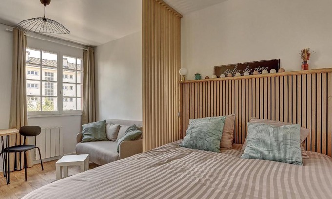 Bois-d'Arcy Apartment | Discover Le Normand - Pet-Friendly Retreat in Bois d'Arcy