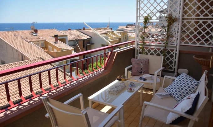Roccalumera Apartment | Oceanfront Le Note del Mare with Breathtaking Sea Views