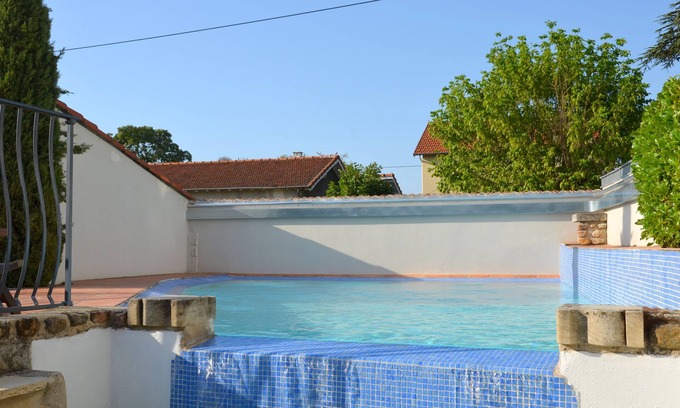 Portes-les-Valence Hotel | Discover Le Nouvel: Family-Friendly with Pool & Dining